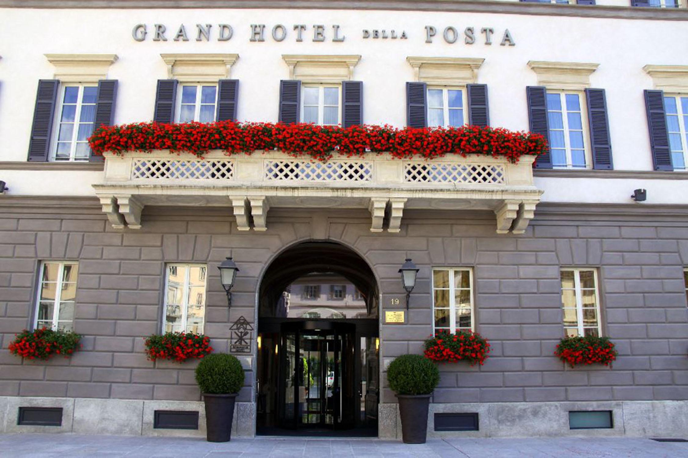 Grand Hotel Della Posta Sondrio Esterno foto